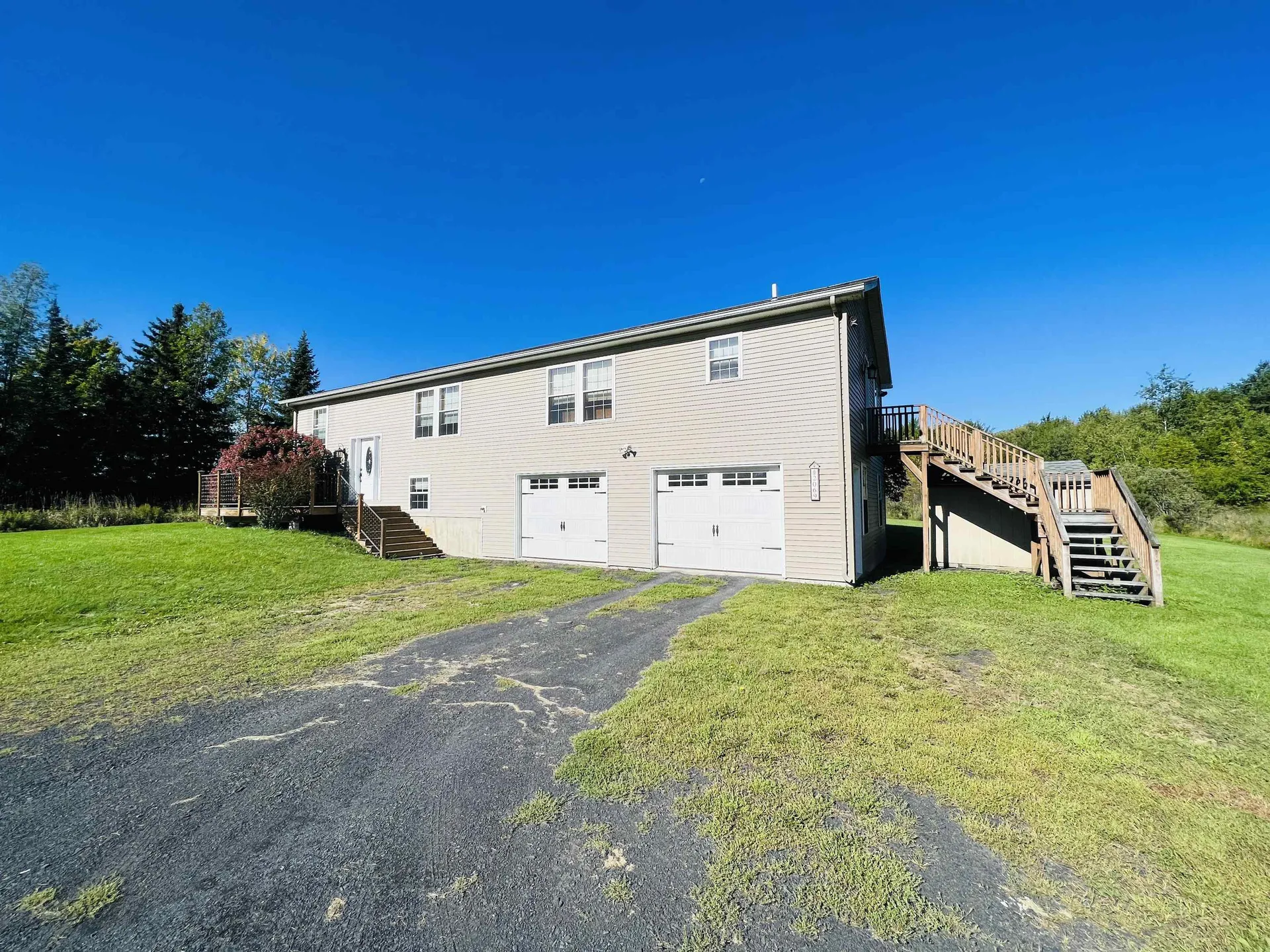 2069 Lakeview Drive North Hero VT 05474