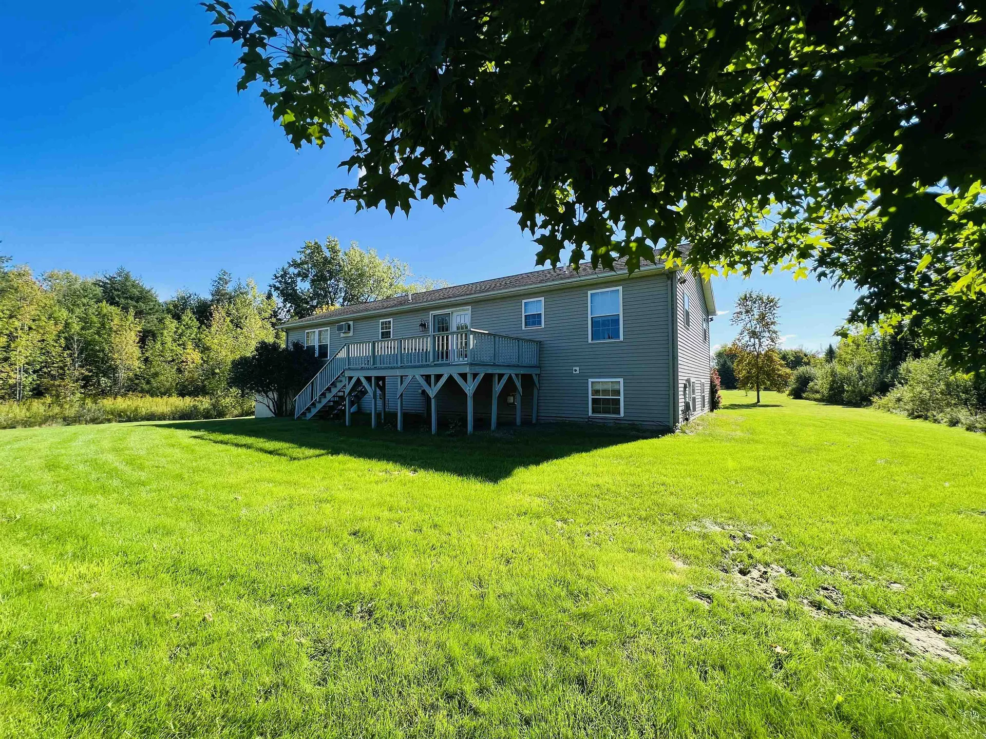 2069 Lakeview Drive North Hero VT 05474