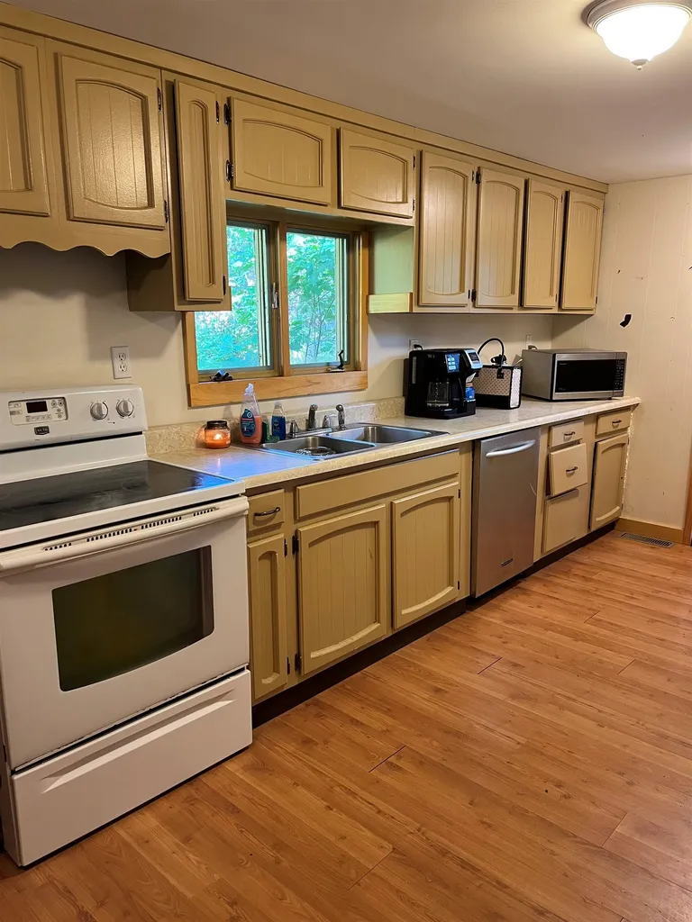 48 Legion Road Newfane VT 05345