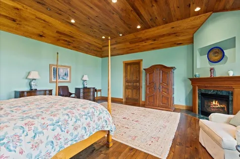 2989 Under The Mountain Road Londonderry VT 05155