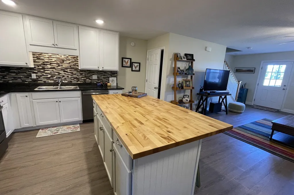 20 East Road Fairfax VT 05454
