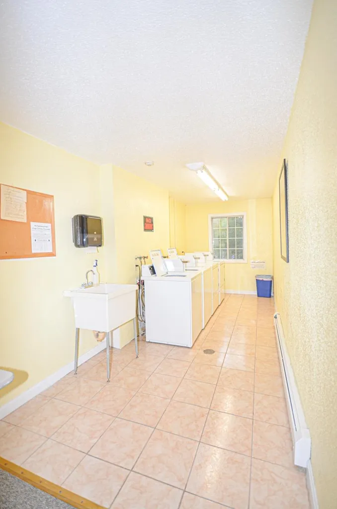 377 Huse Road Manchester NH 03103-3174