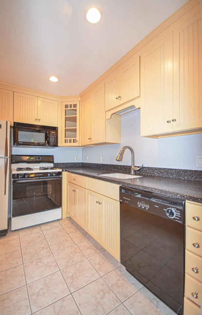 377 Huse Road Manchester NH 03103-3174