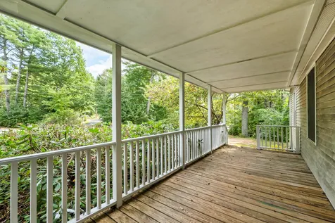 4 Oak Leaf Avenue Tuftonboro NH 03816