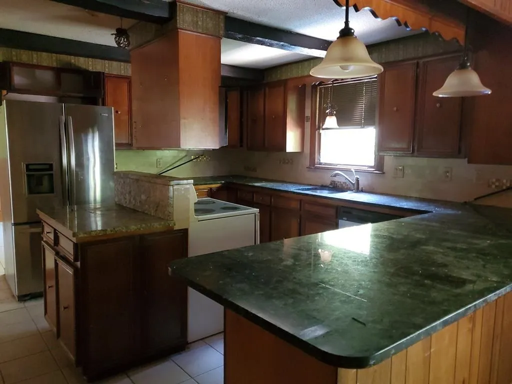 21 Jacqueline Avenue Claremont NH 03743