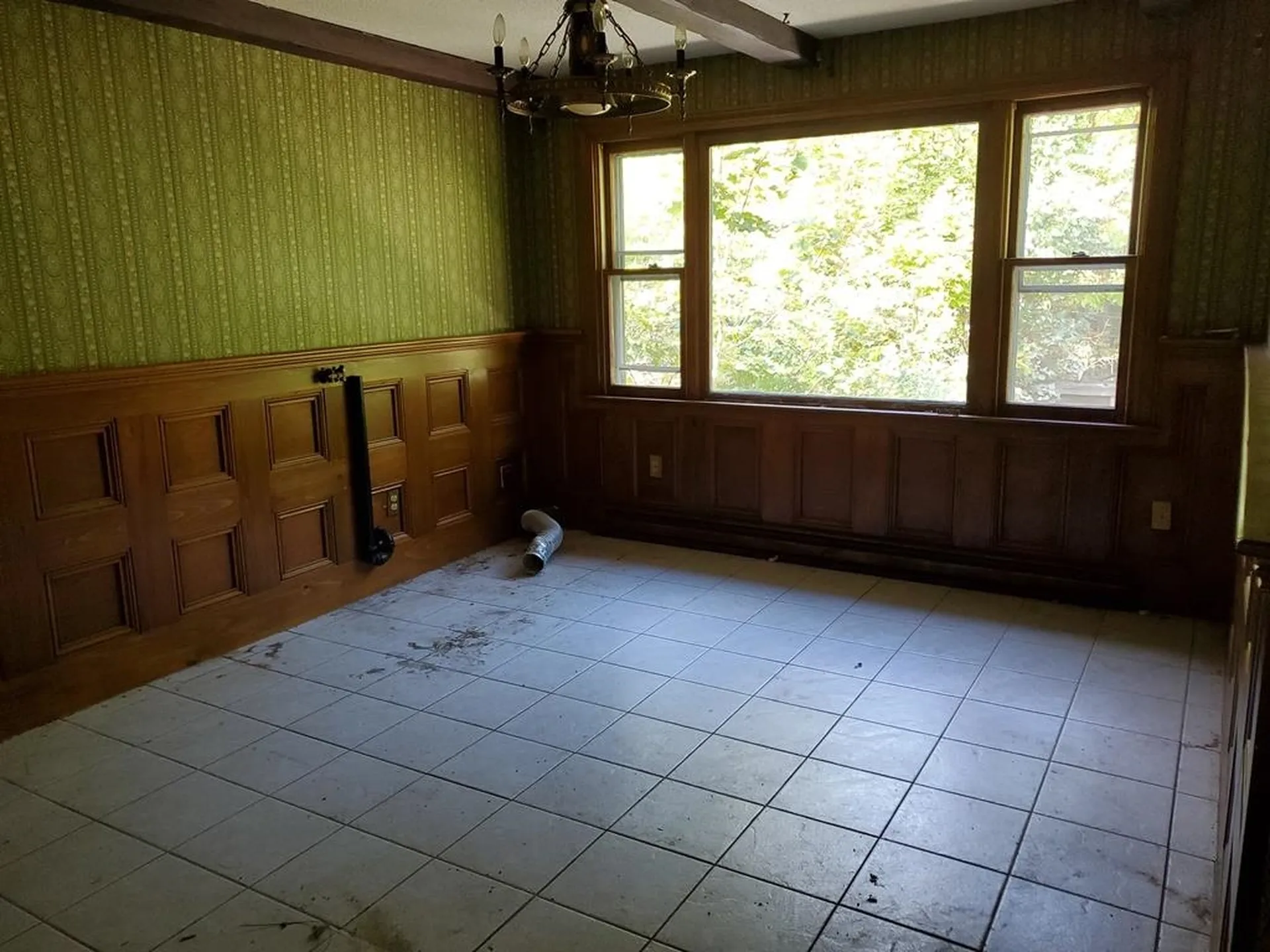 21 Jacqueline Avenue Claremont NH 03743