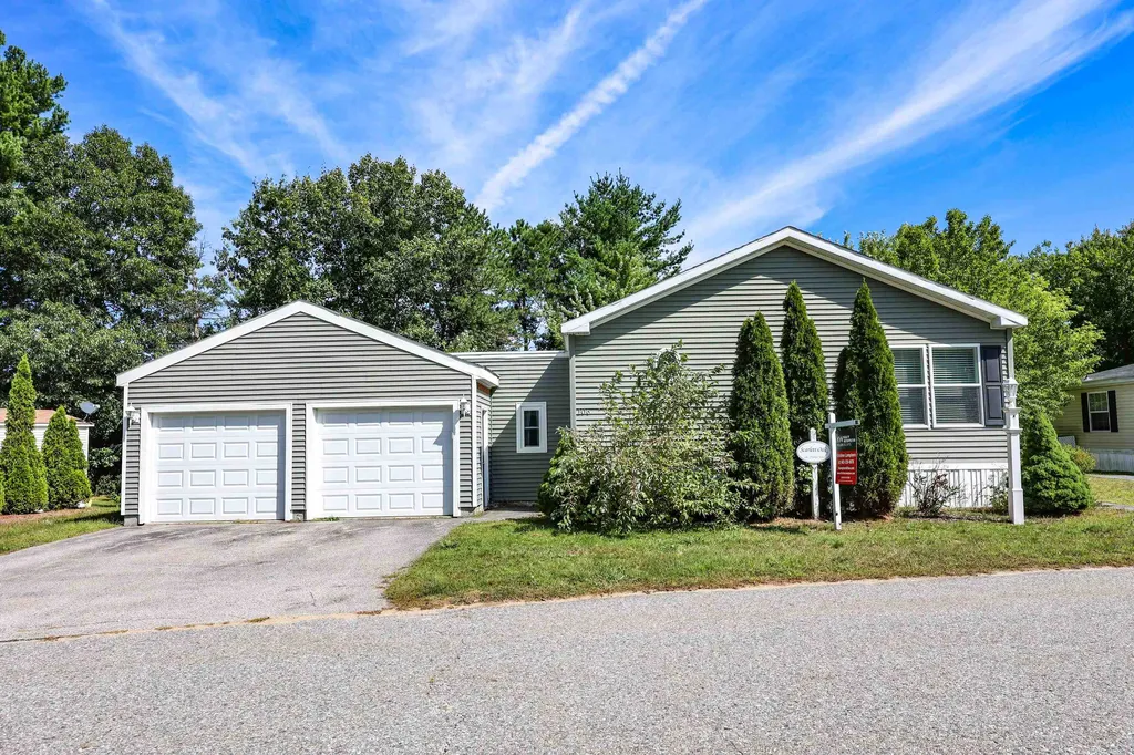 106 Thistle Way Manchester NH 03109