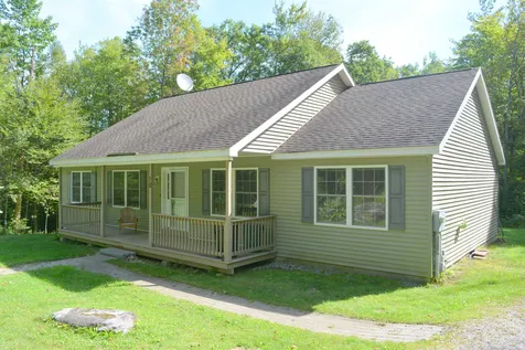 18 Redwater Road Croydon NH 03773