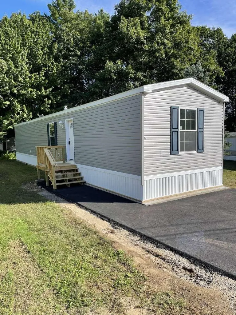 43 Willow Street Tilton NH 03276