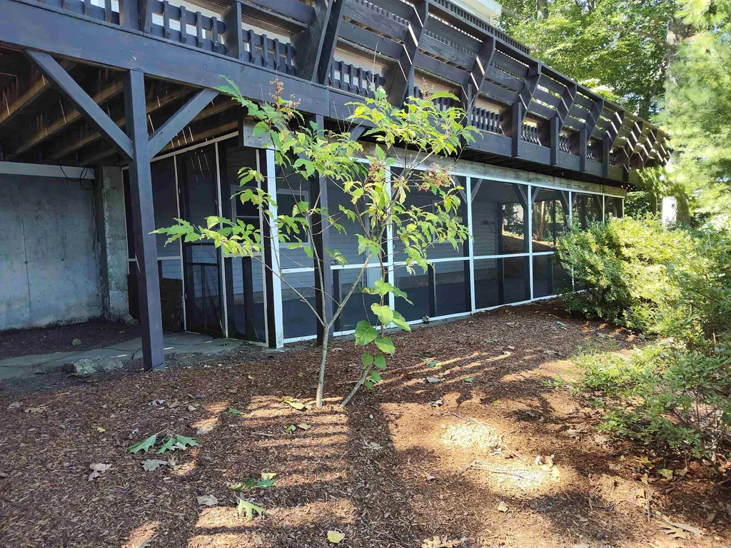 16 Round Hill Road Sandown NH 03873