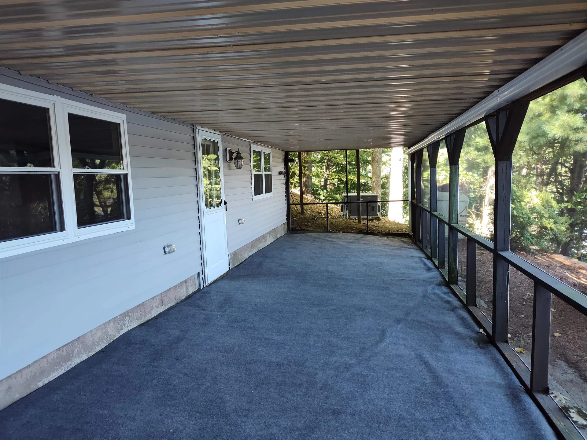 16 Round Hill Road Sandown NH 03873