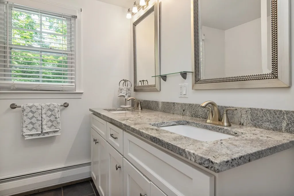 19 Ashbrook Drive Hampton NH 03842