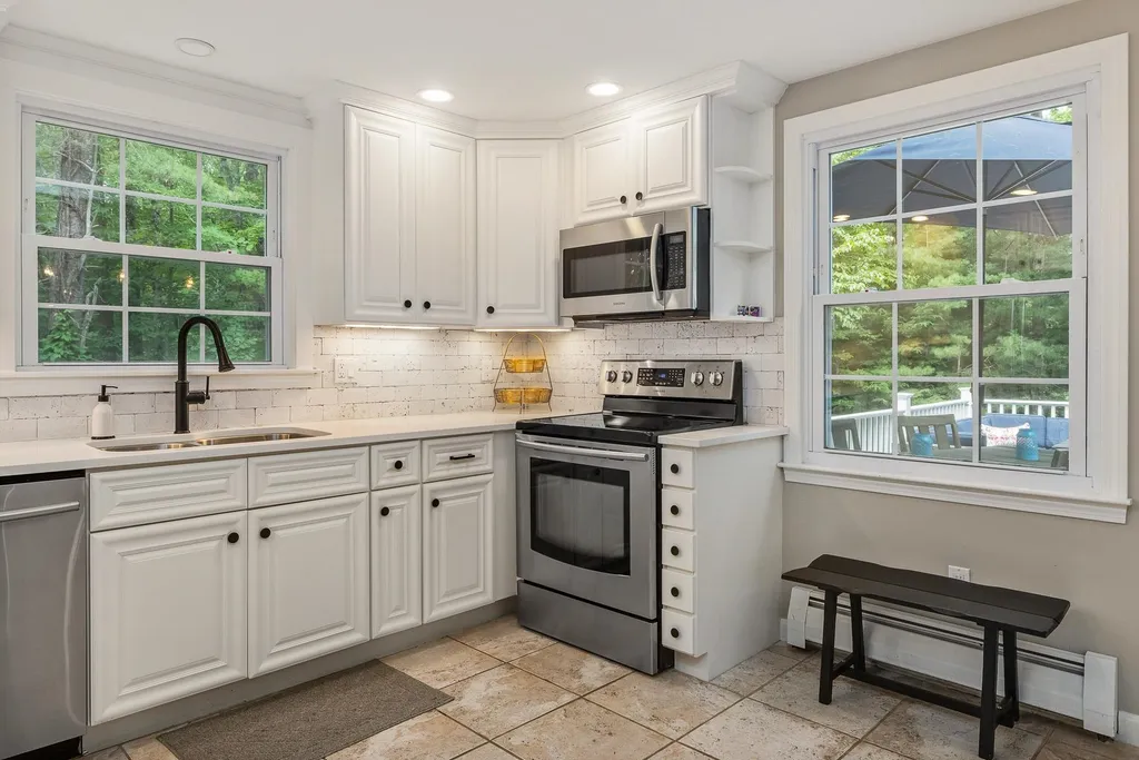 19 Ashbrook Drive Hampton NH 03842