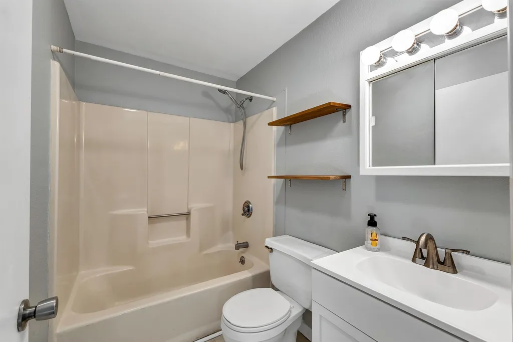 37 Alice Drive Concord NH 03302