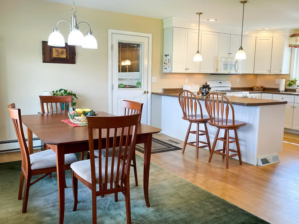 17 Palmer Lane Jericho VT 05465