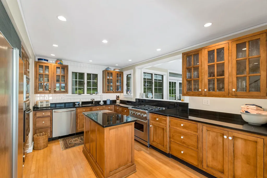 56 Bos N Way Moultonborough NH 03254
