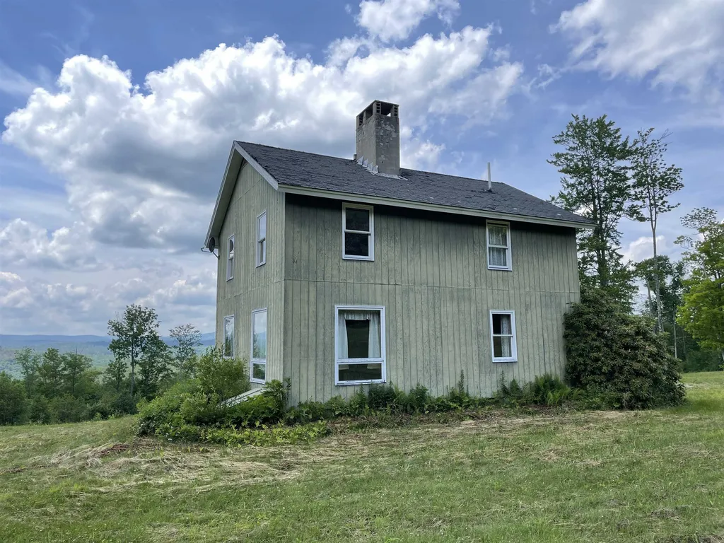 1751 Under The Mountain Road Londonderry VT 05155