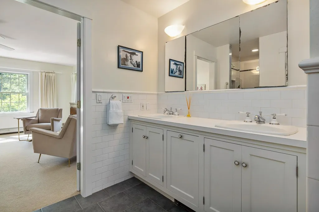54 Neals Lane New Castle NH 03854