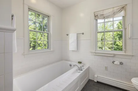 54 Neals Lane New Castle NH 03854