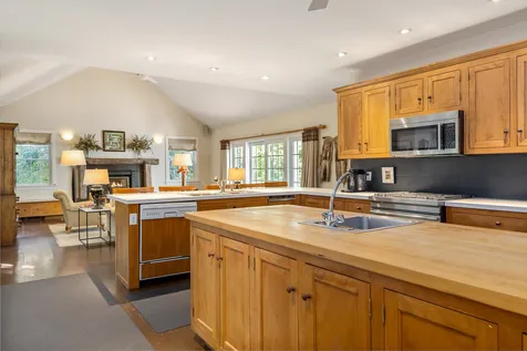 54 Neals Lane New Castle NH 03854