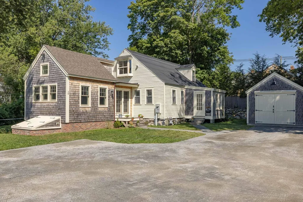 39 Dearborn Street Portsmouth NH 03801