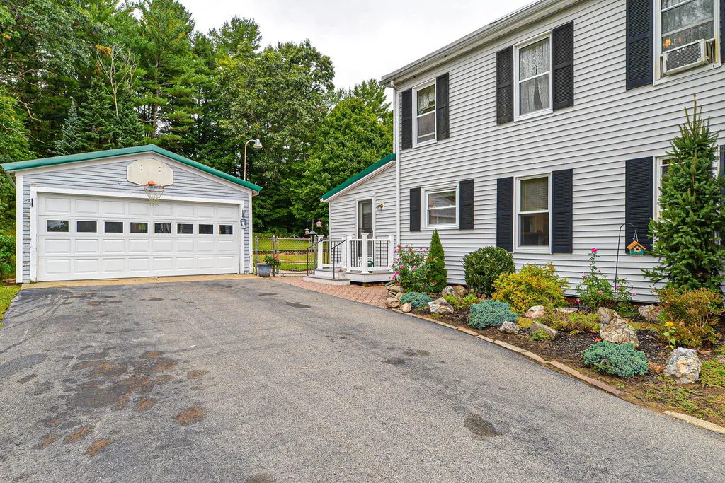 4 Joseph Drive Plaistow NH 03865