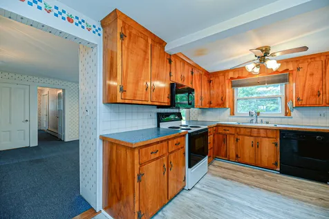 4 Joseph Drive Plaistow NH 03865