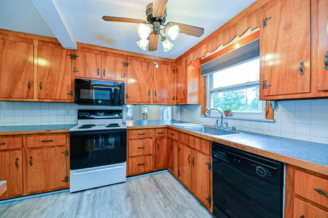 4 Joseph Drive Plaistow NH 03865