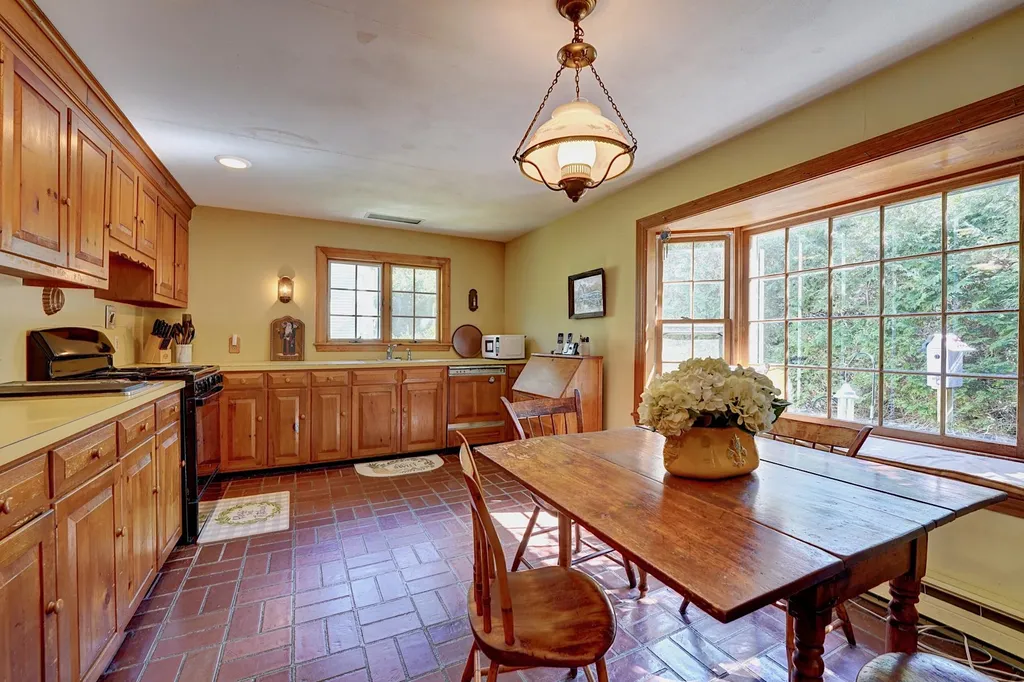 93 Locke Road Hampton NH 03842