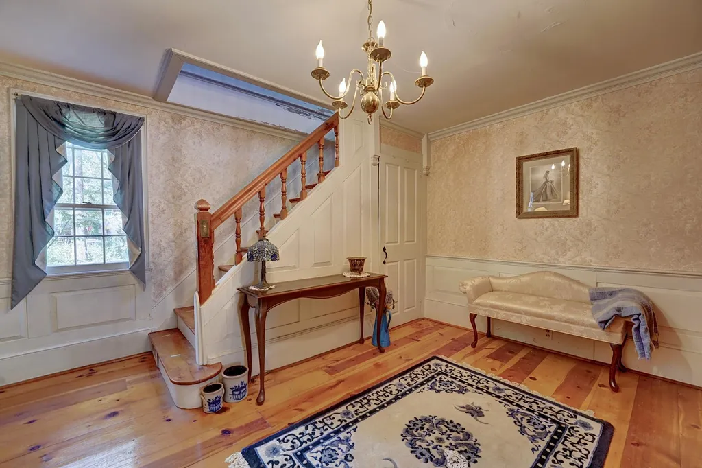 93 Locke Road Hampton NH 03842