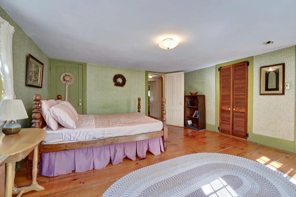 93 Locke Road Hampton NH 03842