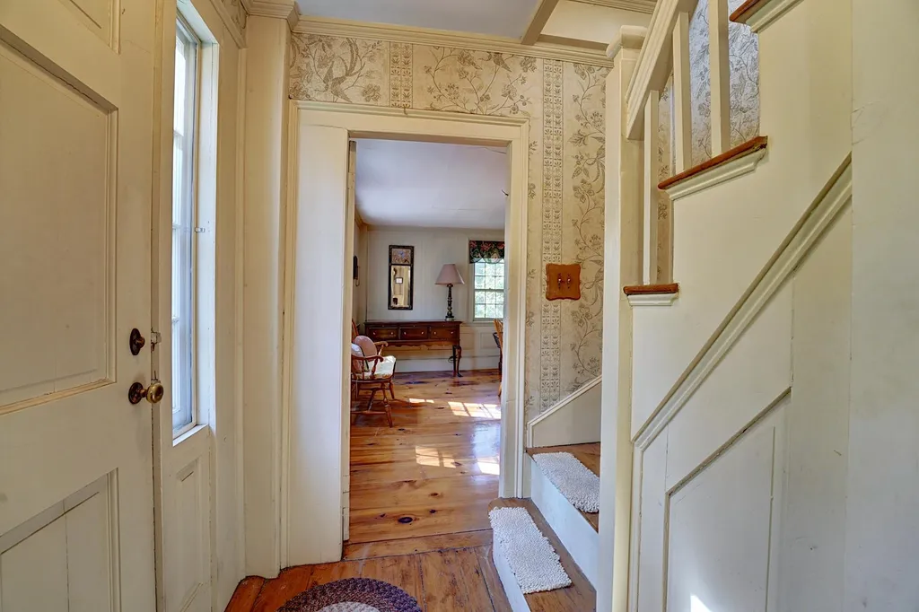 93 Locke Road Hampton NH 03842