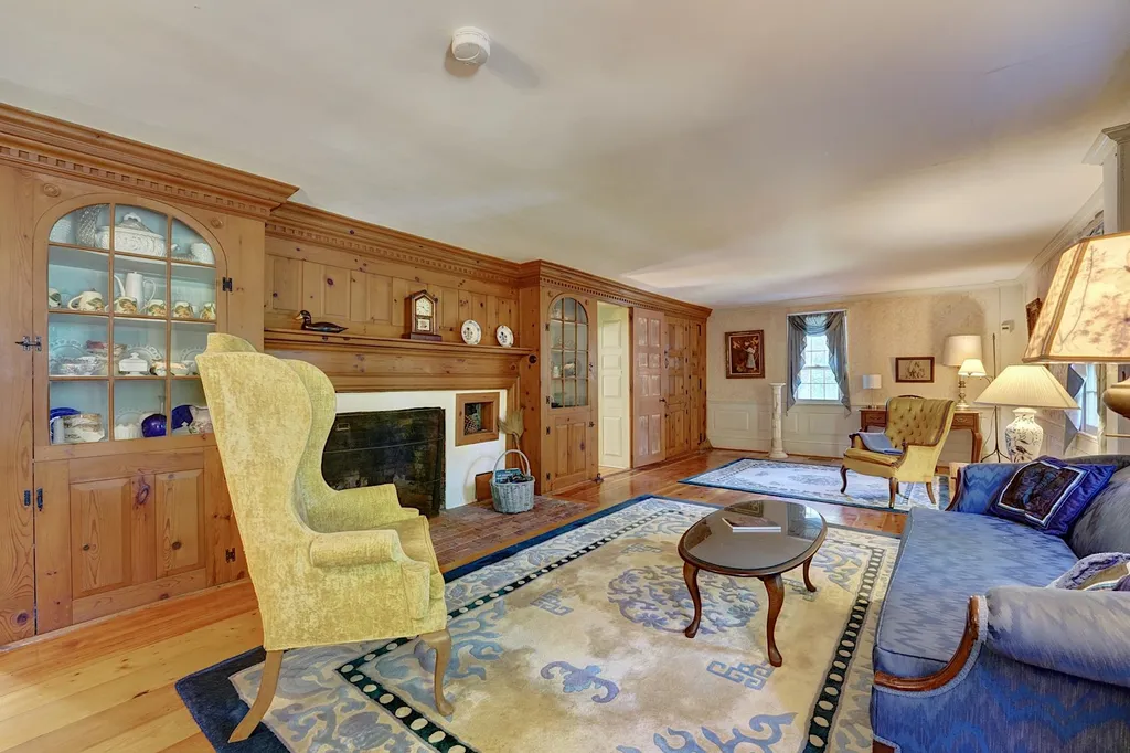 93 Locke Road Hampton NH 03842