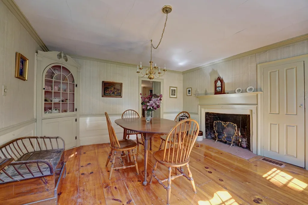 93 Locke Road Hampton NH 03842