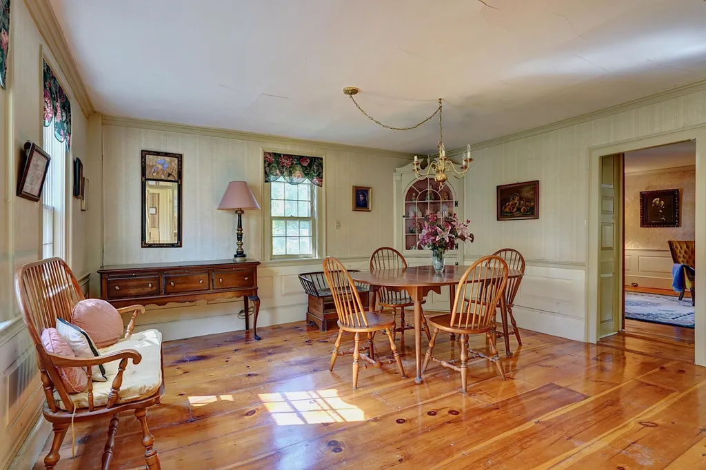93 Locke Road Hampton NH 03842