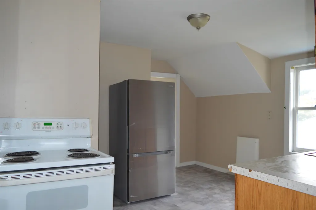 28 Middle Street Newport NH 03773