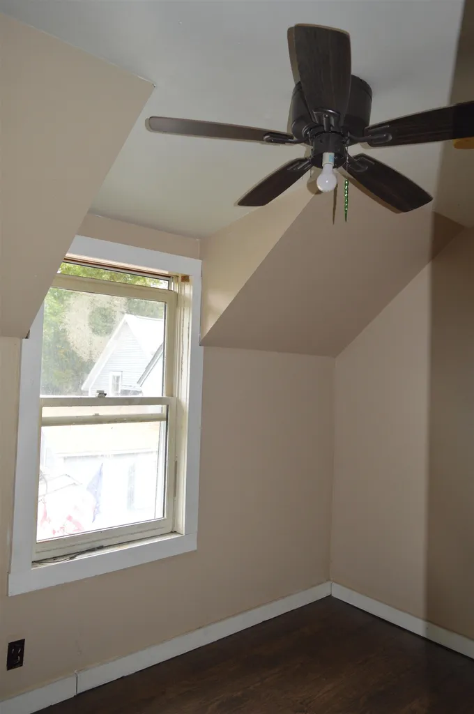 28 Middle Street Newport NH 03773