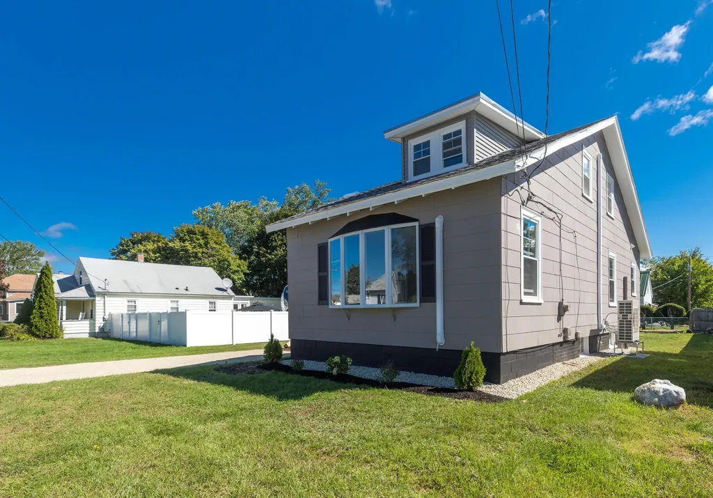 98 Maple Street Rochester NH 03867