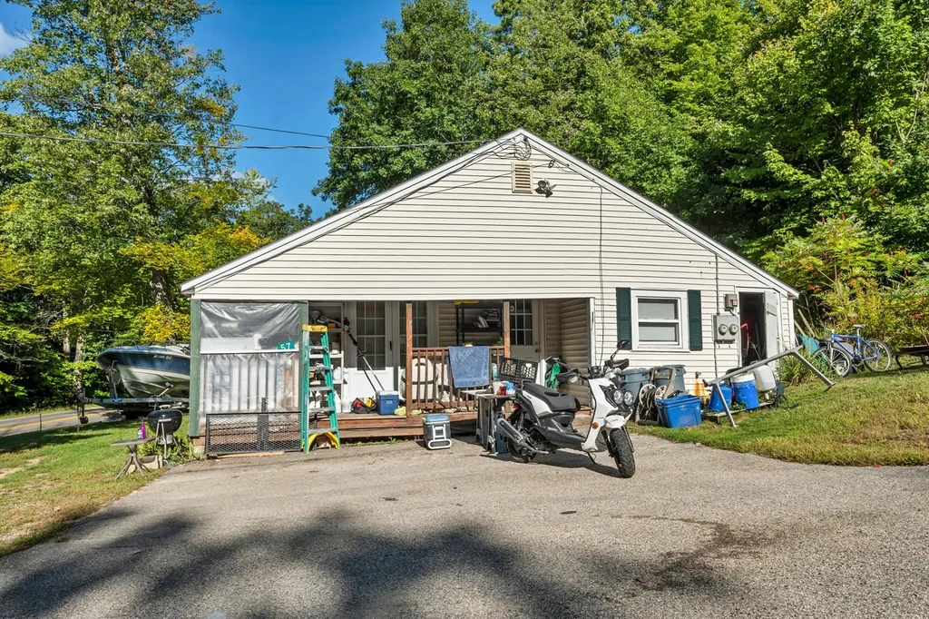 51 Governor Wentworth Highway Tuftonboro NH 03816