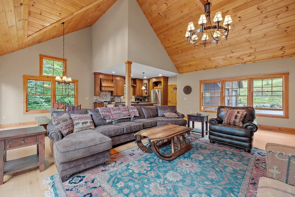 5 Buck Road Lincoln NH 03251