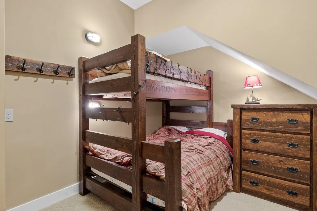 5 Buck Road Lincoln NH 03251