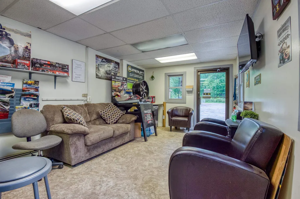 456 Ten Rod Road Farmington NH 03835