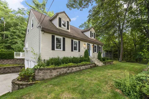 53 Ledge Road Hudson NH 03051