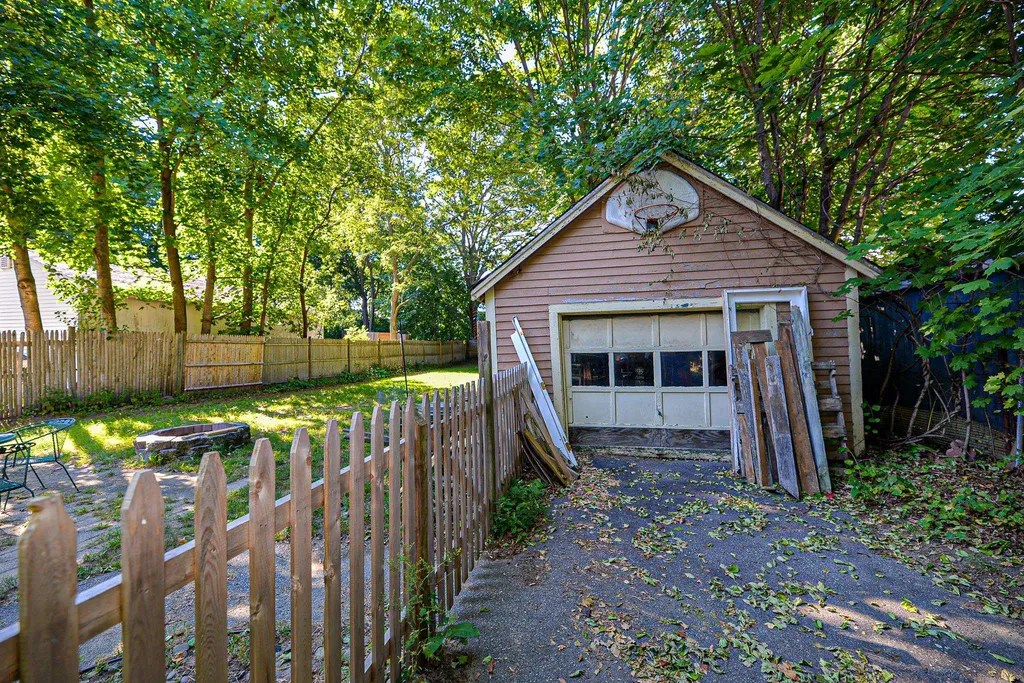 25 Arbor Street Exeter NH 03833