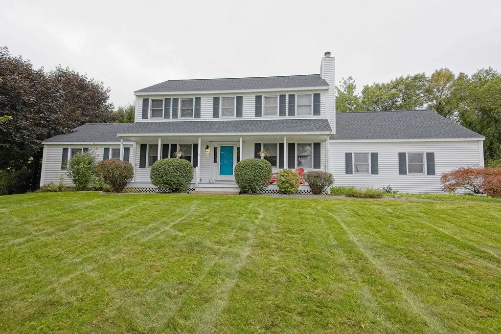 6 Waterview Circle Litchfield NH 03052