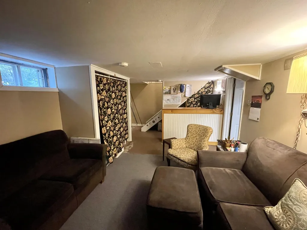 66 Preston Street Hillsborough NH 03244