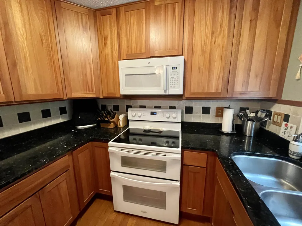 66 Preston Street Hillsborough NH 03244