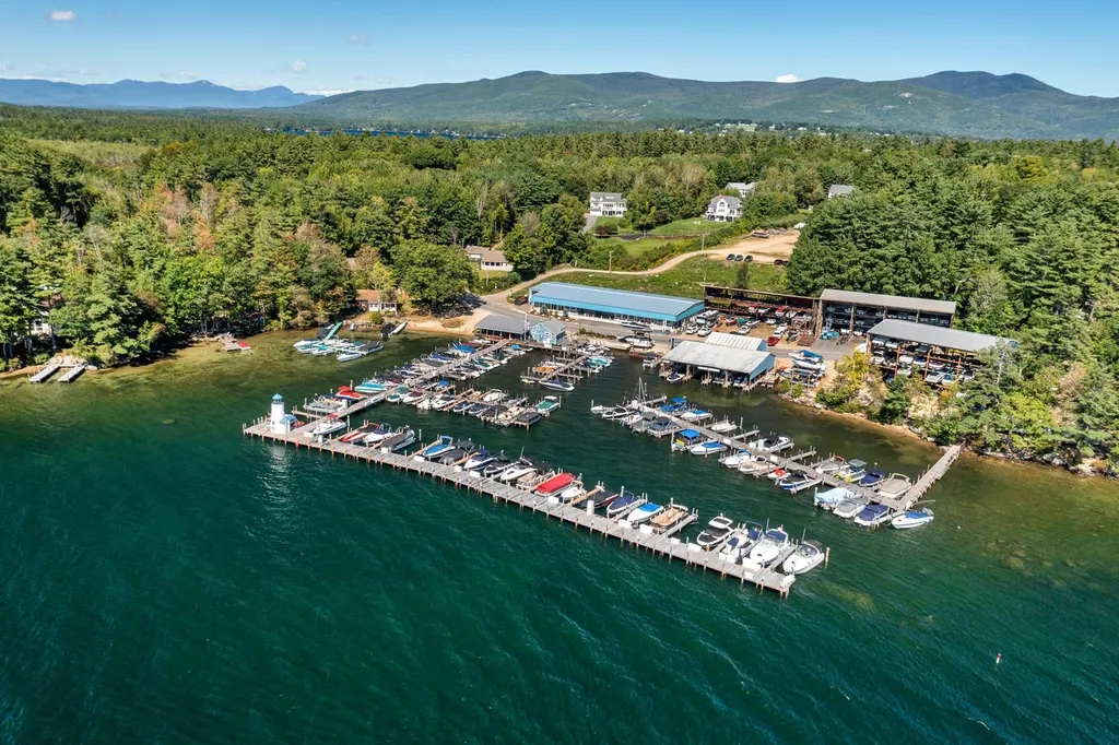 64 Winaukee Road Moultonborough NH 03254