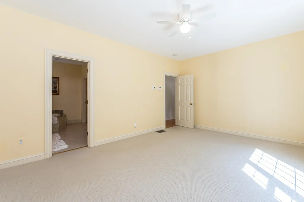 12 Boutilier Lane North Hampton NH 03862