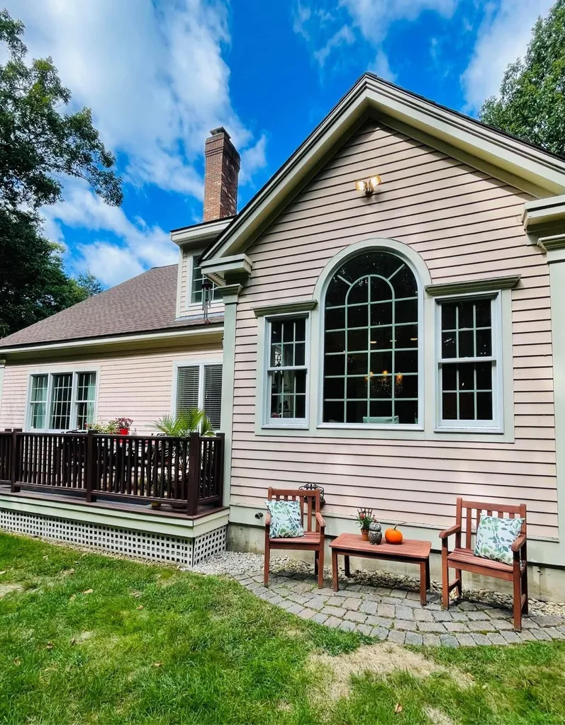 12 Boutilier Lane North Hampton NH 03862